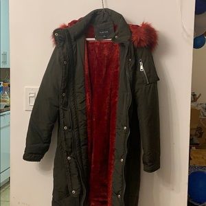 Gorgeous fashionable coat with fur